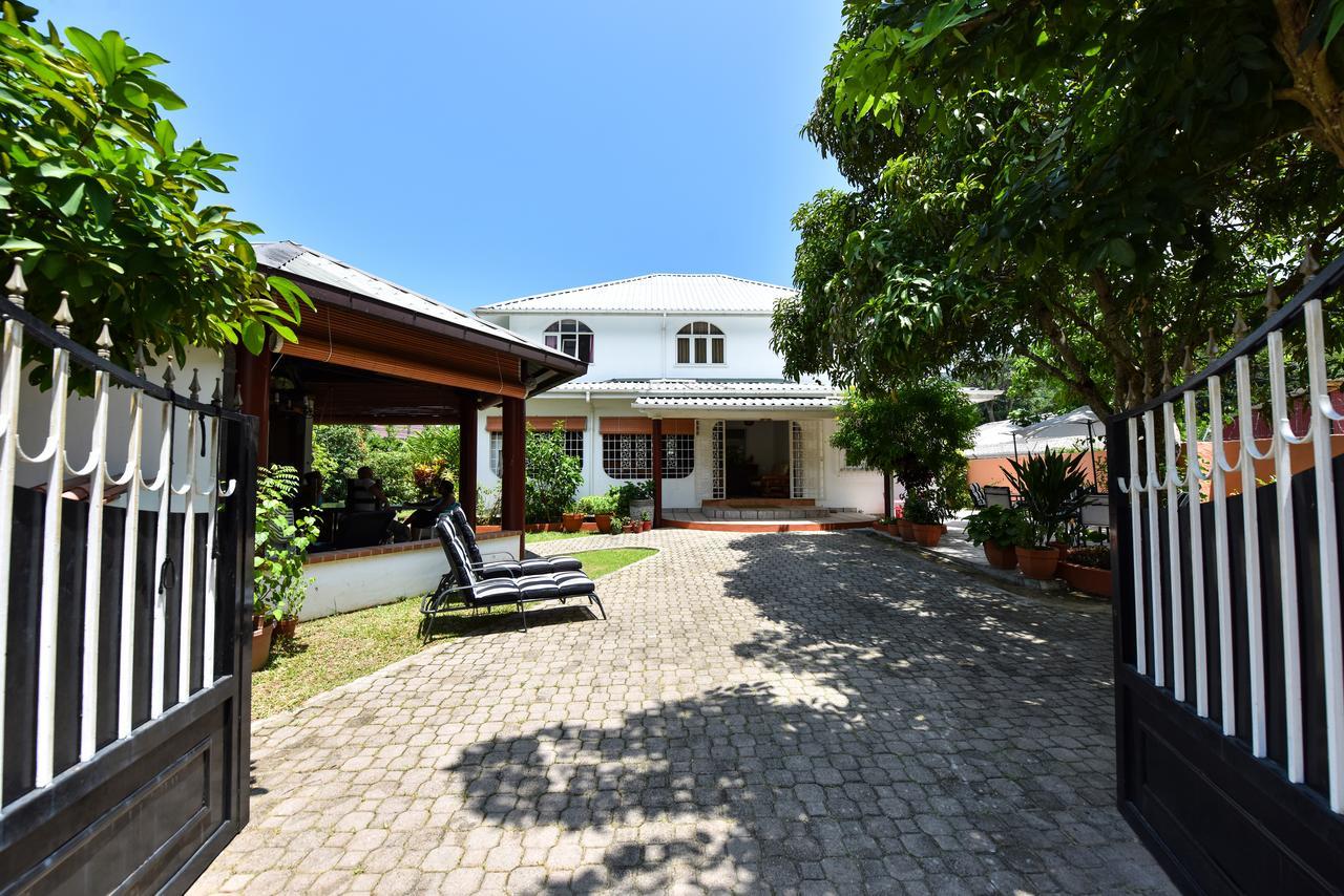 Jessies Guest House Seychelles Beau Vallon  Exterior photo